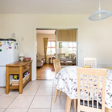 Nyaraló Rectory Mews, Duncormick, Kilmore Quay, County Wexford - 3 Bedroom Sleeps 6
